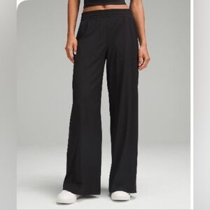 Women’s Lululemon Black Pants